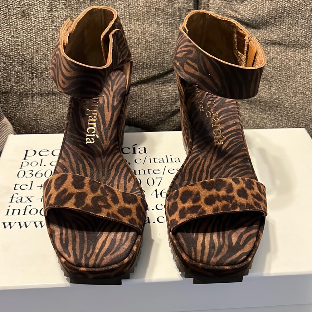 Pedro Garcia fidelia style quarter back wedge hazelnut leopard/zebra design